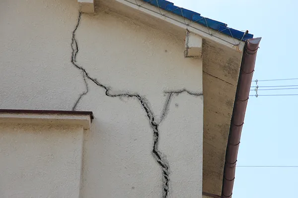 外壁のひび割れ